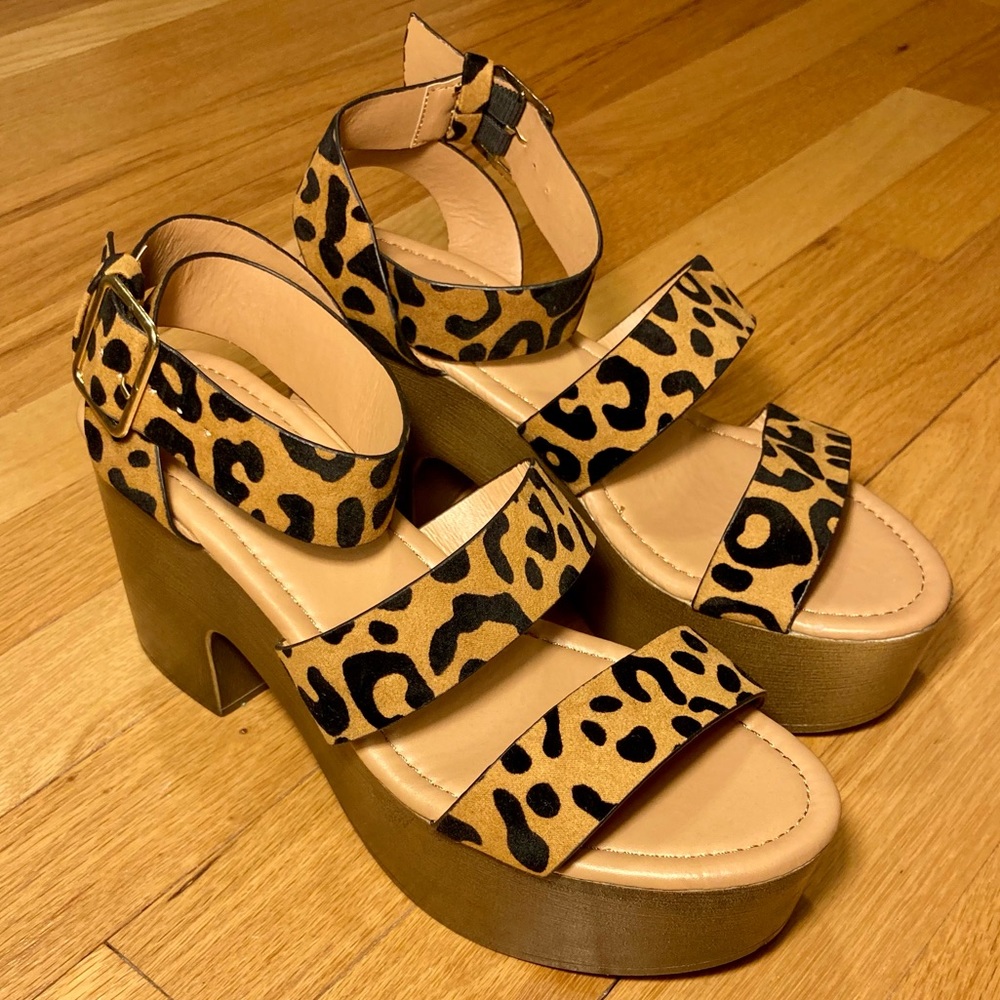 Qupid Cheeta Print Platform Sandals